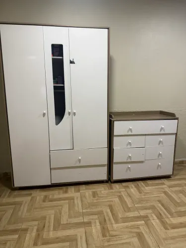 Vendo Guarda Roupa + Cômoda e leva cama