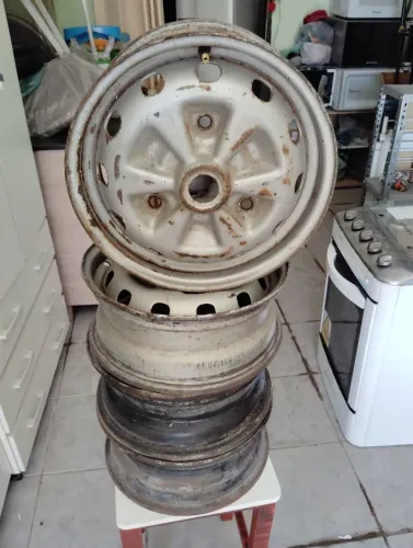 Vendo jogo4 aros 13 três furos