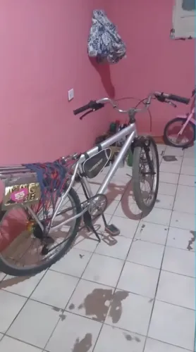 Montadinha aro 24, troco por outra bike