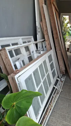 Janelas, porta e outros materiais