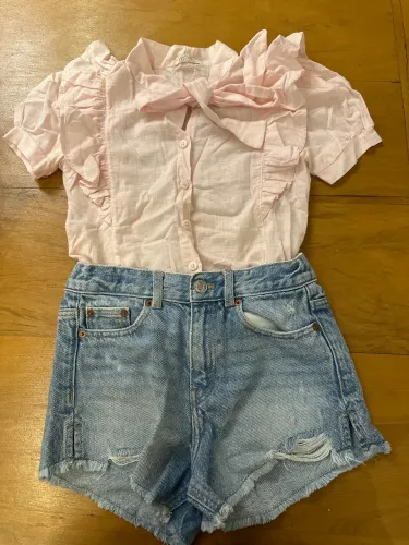 Look de blusinha e shorts da Zara 