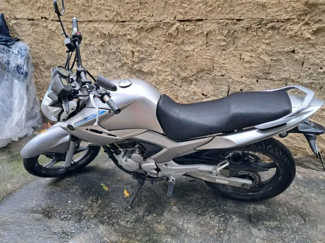 Vendo Fazer 250 ano 2012/2013  