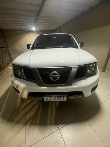 Nissan Frontier SV AT. CD 4X4 2.5 TB Dies. Aut. 2015