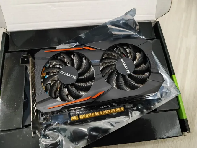 Placa de Vídeo Gigabyte GeForce GTX 1050 3GB OC Edition - Usada