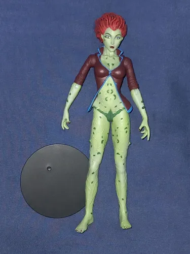 Boneca Poison Ivy Hera Venenosa Batman Arkham Asylum City
