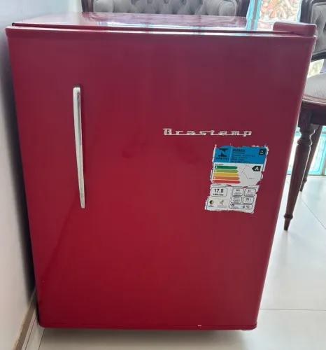 Vende se frigobar contato * valor 900