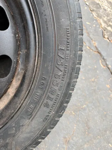 Pneu + Roda aro 14 5 furos