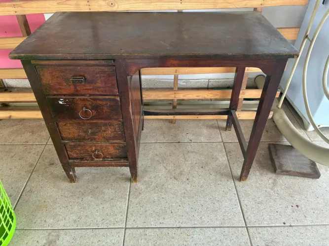Escrivaninha Vintage de Madeira - Peça Única