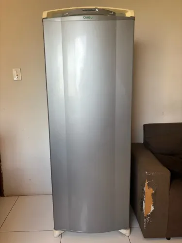 Vendo geladeira usada Electrolux
