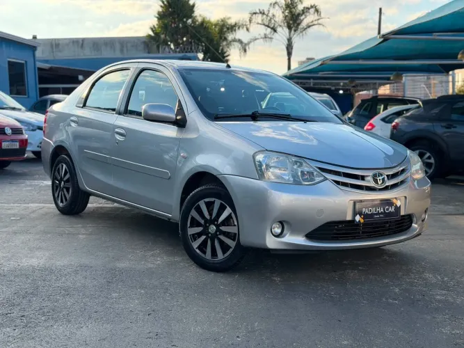 Toyota Etios XS Sedan 1.5 Flex 16V 4P Mec. 2013