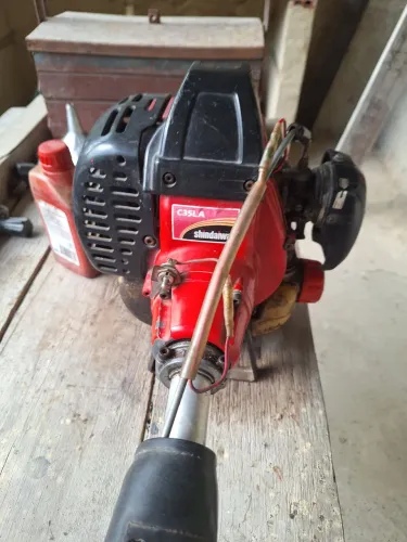 Roçadeira Shindaiwa C-35 2HP