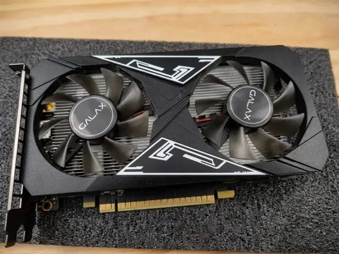 Placa de Vídeo GALAX GTX 1650 EX Plus 4GB GDDR6 - Completa na Caixa