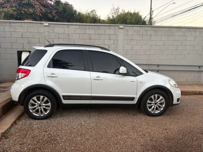 Suzuki SX4 2.0 16V 145cv 4WD 5P Aut. 2014