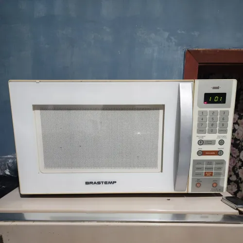 Micro-ondas Brastemp 30Litros 220Volts funcionando perfeitamente