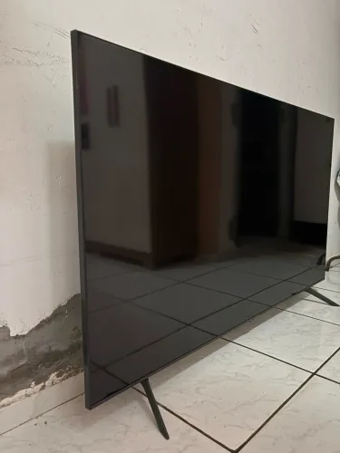 Vendo TV 60 pol Samsung 4KHD. Quase sem marcas de uso, única dona. *Display queimado*