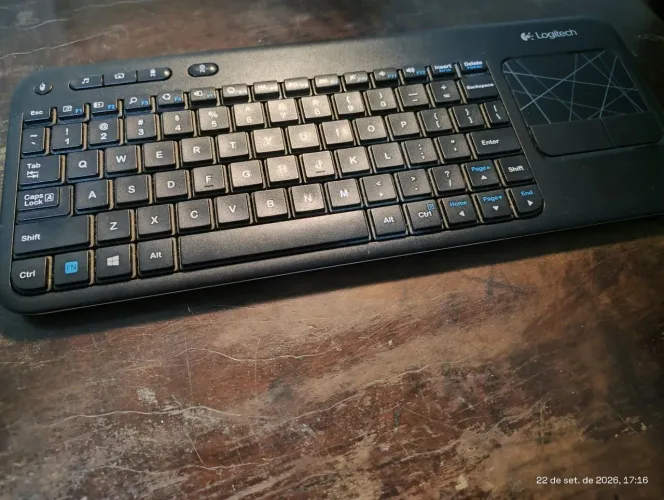 !Teclado Logitech K400r com algumas "avarias"!