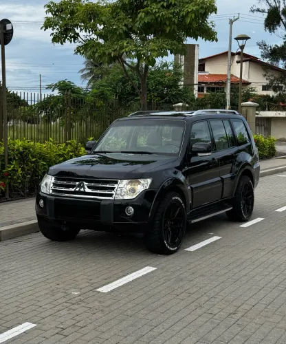 Mitsubishi Pajero HPE Full 3.2 4X4 T.i.dies. 5P AUT 2011