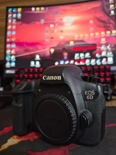 Canon Eos 6D Mark I -Full Frame - ( Corpo )