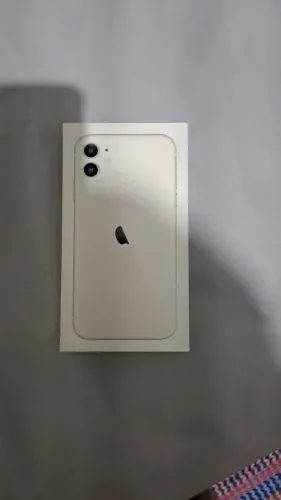iPhone 11 128GB Branco | Excelente Estado | 3 Capinhas + Cabo