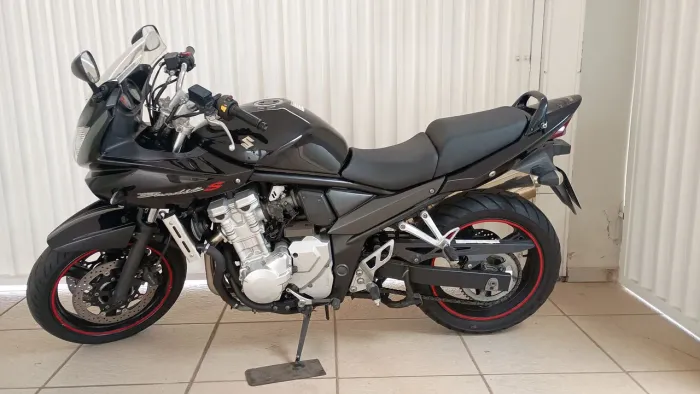 Bandit 650S 2009 injeção 3o. Dono manual e nota fiscal