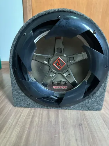 Caixa Selada Bomber New Edge 12"