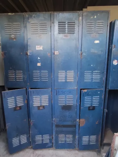 Armário Roupeiro de Aço 8 Portas Grandes