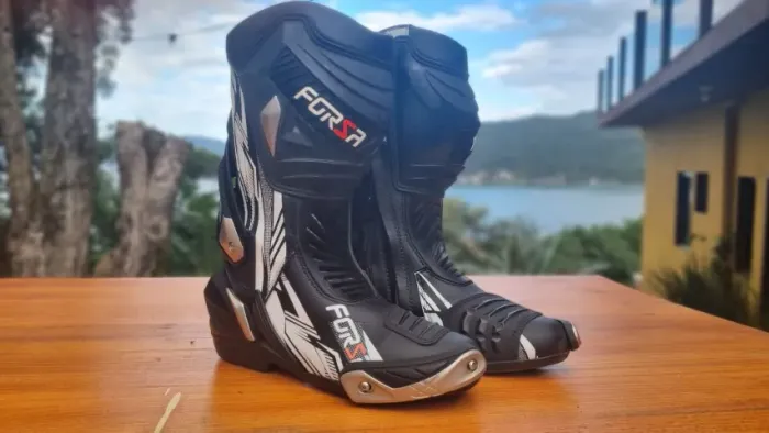 Bota moto forza speed com ante torção e raspador titânico