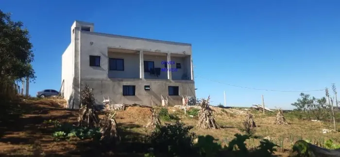 CHÁCARA COM CASA D 240M² NOVA, PÉ DIREITO 3MT, ESCRITURADA E REGISTRADA, POÇO ARTESIANO, P