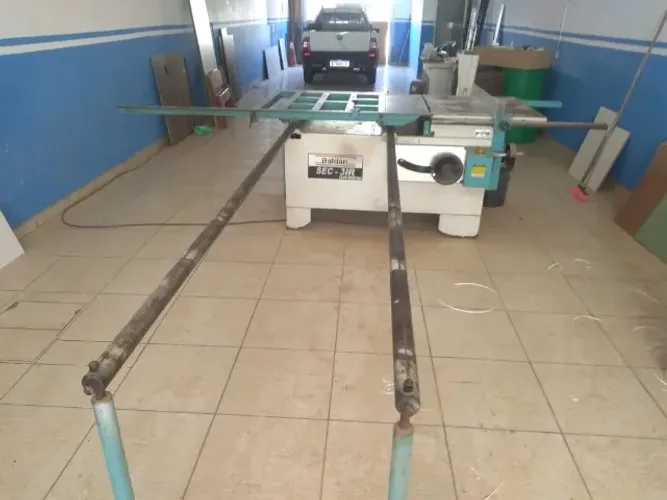 Serra Esquadrejadeira
