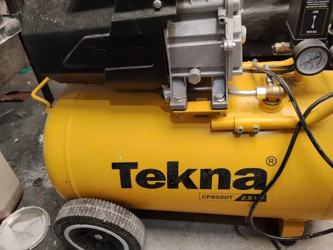 Compressor tekna 2.5 Hp usado 3 vezes só