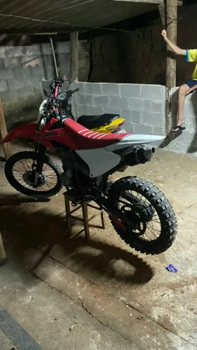 Xr,sabor CRF tudo da CRF preparada suspensão motor remapiada só acelerar aceito troca