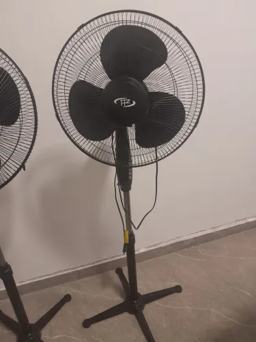 2 Ventiladores de pedestal 220v
