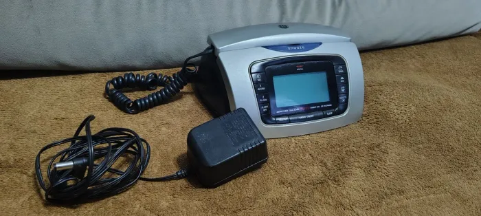 rádio relógio com telefone am FM despertado funcionando perfeitamente 