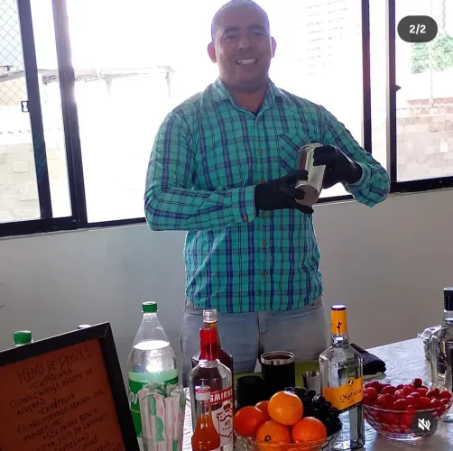 Churrasqueiro passador barmen .