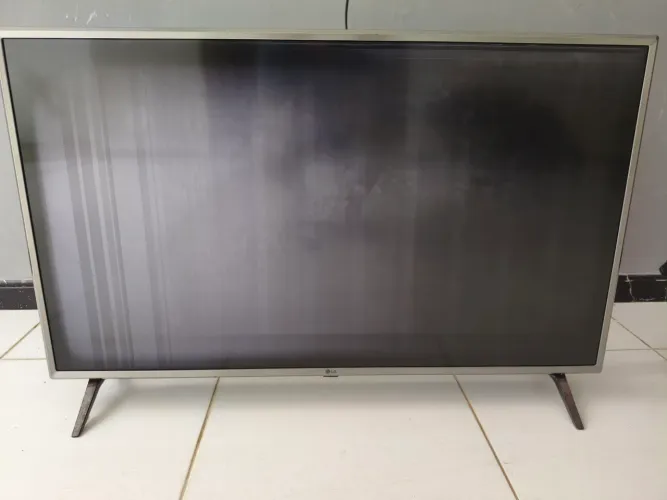 Tv LG 43" com defeito na tela