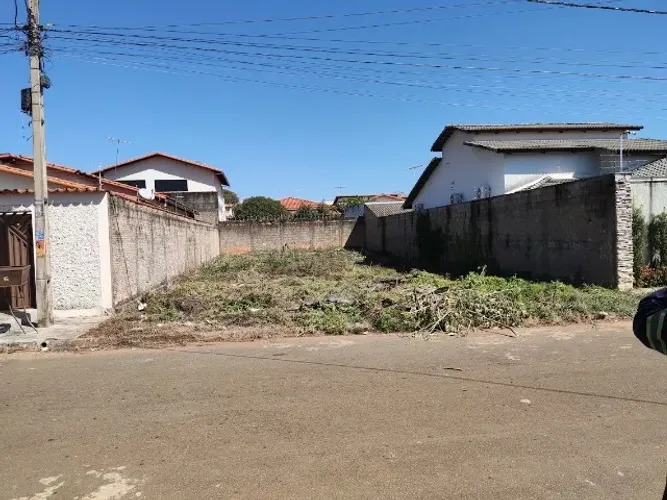 LOTE BAIRRO CIDADE NOVA COM FORMAS DE PAGAMENTO FLEXIVEIS. 360 M2 EM PARACATU. OPORTUNIDAD