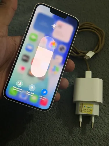 iPhone 17e novinho pra vender e 2900
