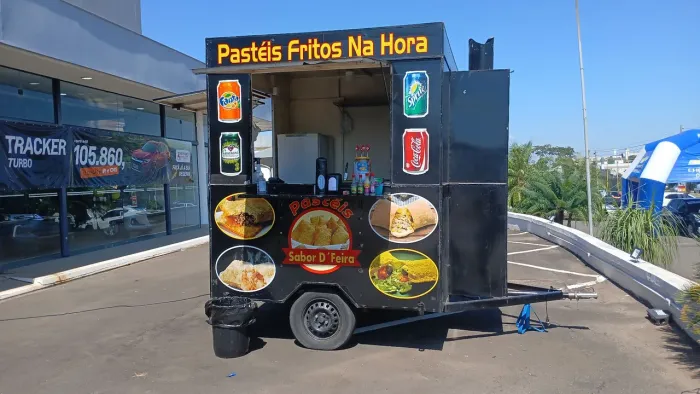 Vendo trailer documentado, com pneus bons.