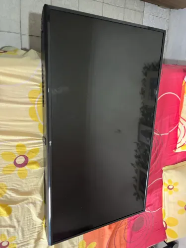 Vendo televisão LG 49 polegadas 