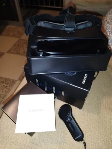 Samsung Gear VR with Controller