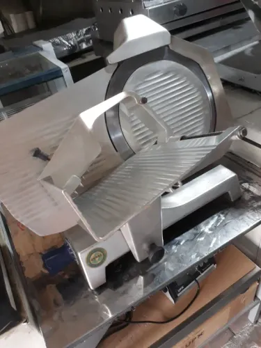 Máquina de Cortar Frios - Ideal para seu Negócio!
