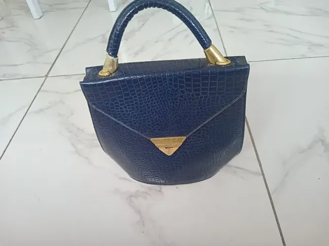 Vendendo essa bolsa de couro $120.00