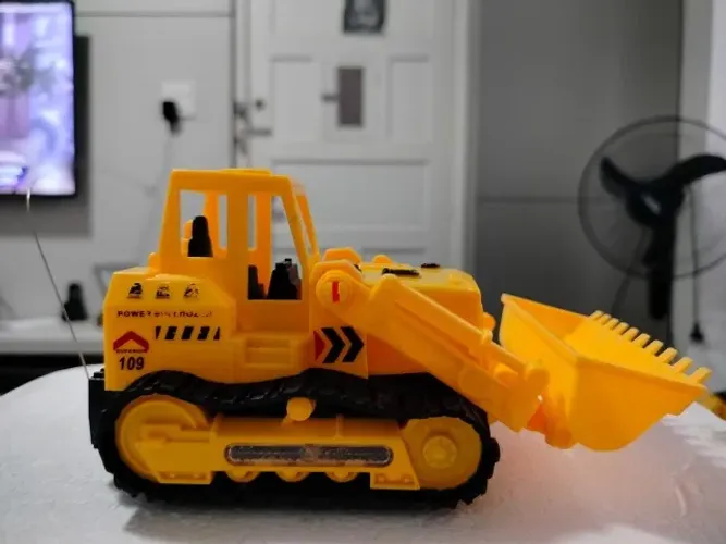 Trator Retroescavadeira E Controle Remoto 3 Funcoes A Pilha