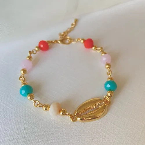 Pulseira de miçangas colorida com concha
