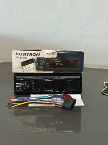 Rádio automotivo Positron