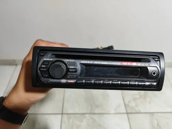 Som automotivo Sony CDX-GT217X 50Wx4 MP3 WMA