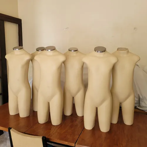 Kit de 6 Manequins Infantis (Pouco Uso)