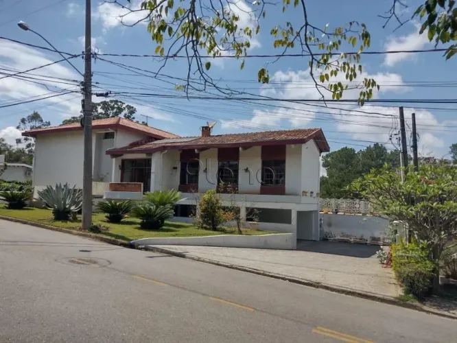 Casa à Venda no Condomínio Marambaia em Vinhedo, no bairro Marambaia.