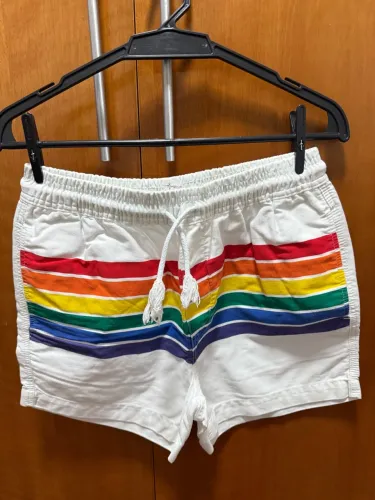 Shorts Branco com Detalhes Coloridos