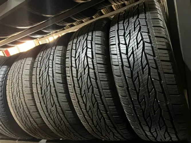 Pneu 225/55/18 ContiCross 90 % Vida util.